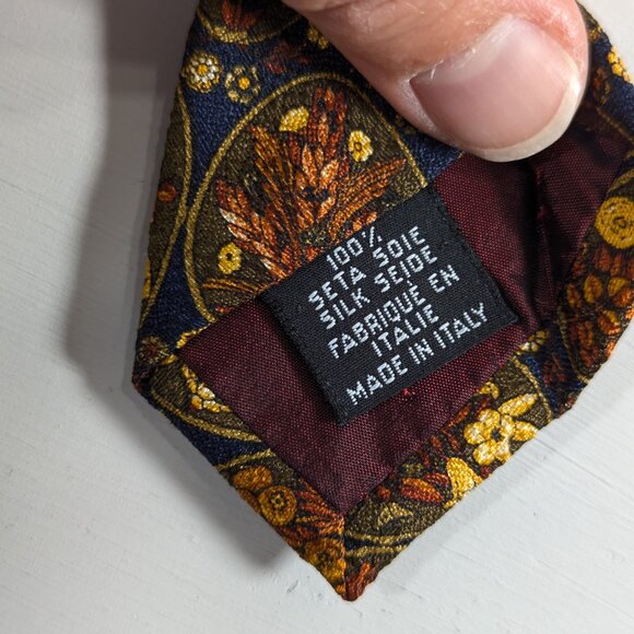 Vintage 100% silk YSL floral neck tie, maximalist designer gift for men - Picture 9 of 9